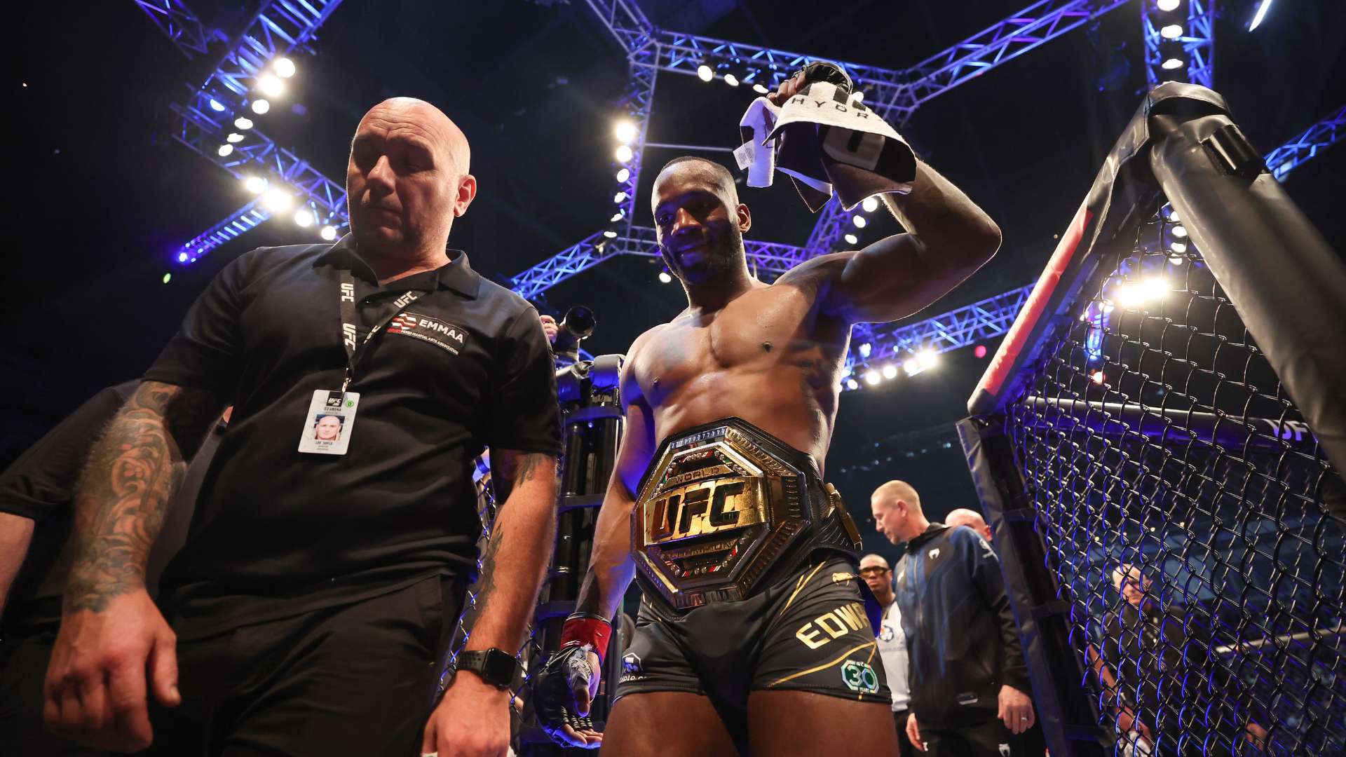 形象受损的 形象受损的